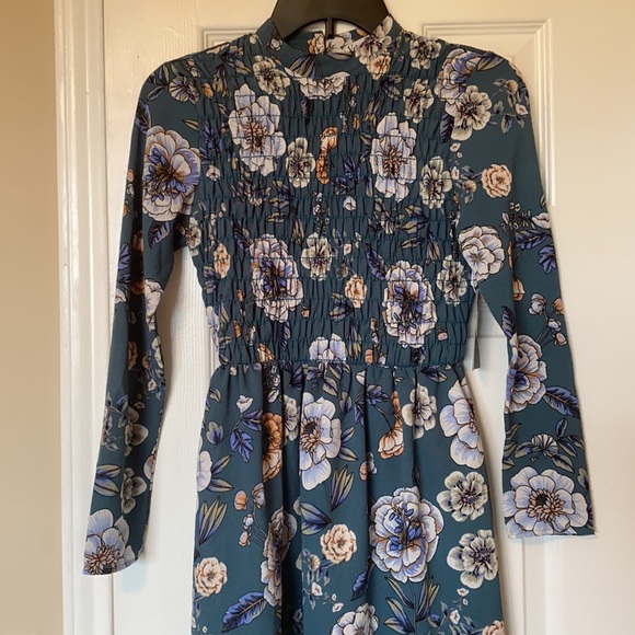 Velvet Torch Women Dress - Picture 2 of 3